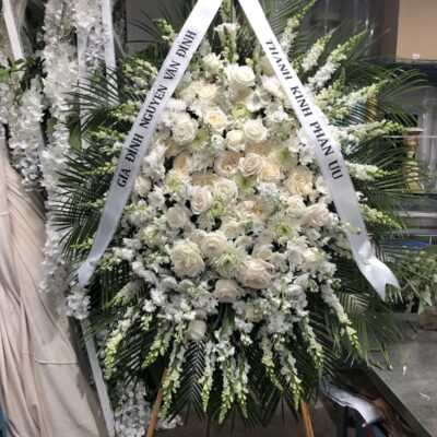 Vòng Hoa Nguyện Cầu