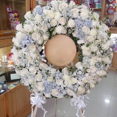 Vòng Hoa Tưởng Niệm
