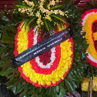 Vòng Hoa Kính Viếng (Nghi Lễ – Quan Chức)